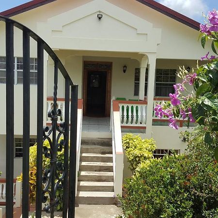 גרוס איילט Delightful 4Bed Modern Villa With Wifi מראה חיצוני תמונה