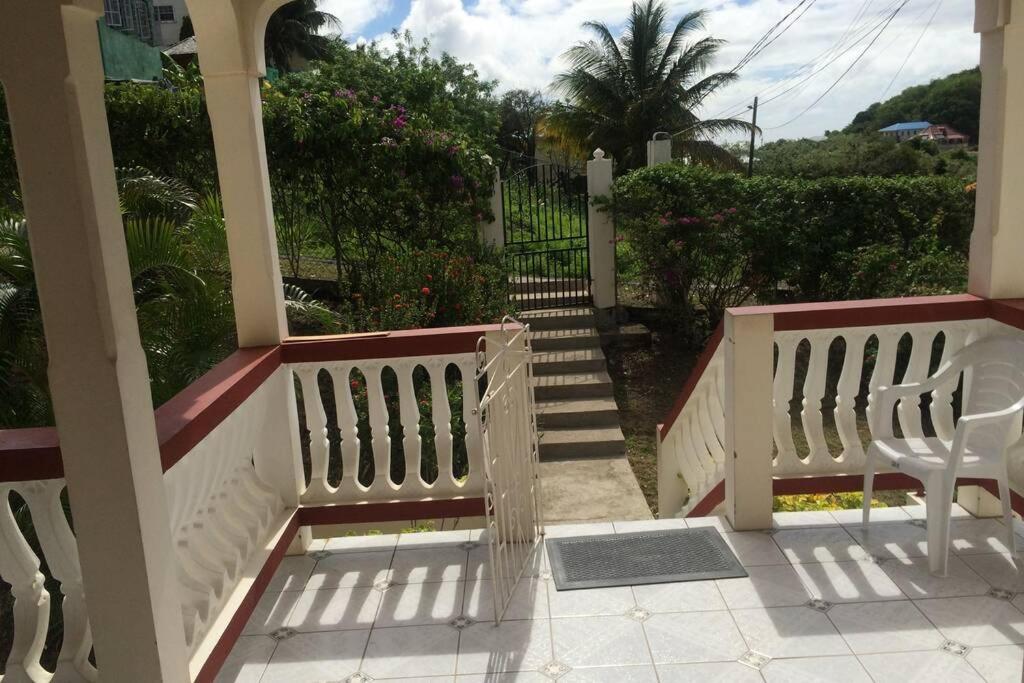 גרוס איילט Delightful 4Bed Modern Villa With Wifi מראה חיצוני תמונה