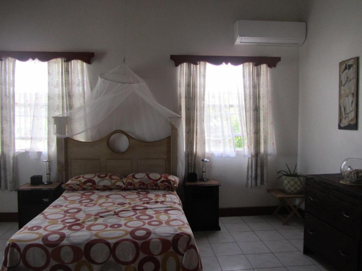 גרוס איילט Delightful 4Bed Modern Villa With Wifi מראה חיצוני תמונה
