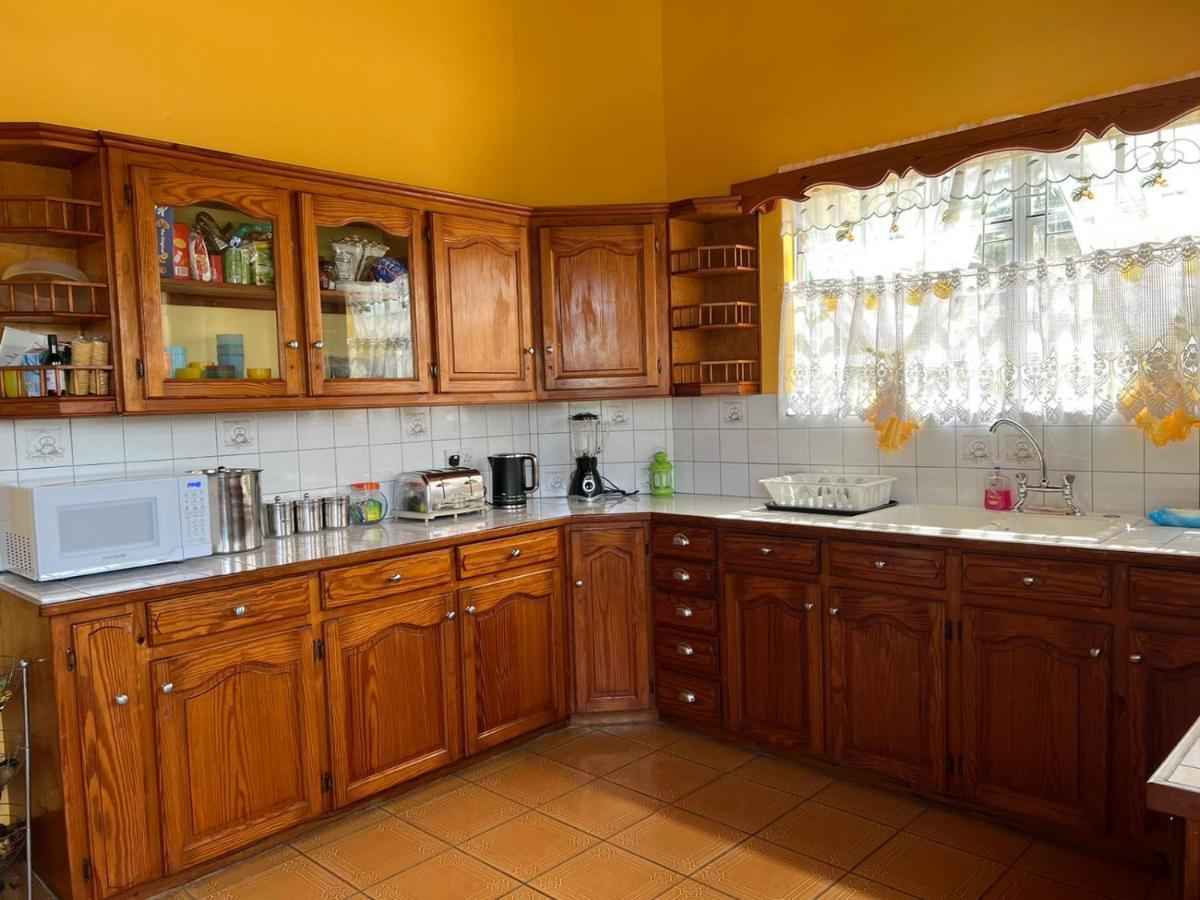 גרוס איילט Delightful 4Bed Modern Villa With Wifi מראה חיצוני תמונה
