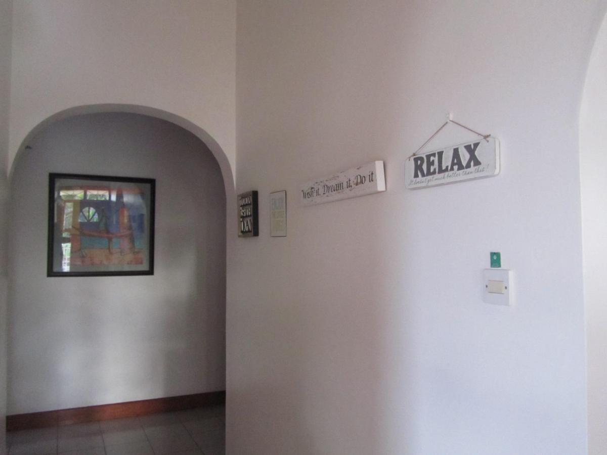 גרוס איילט Delightful 4Bed Modern Villa With Wifi מראה חיצוני תמונה