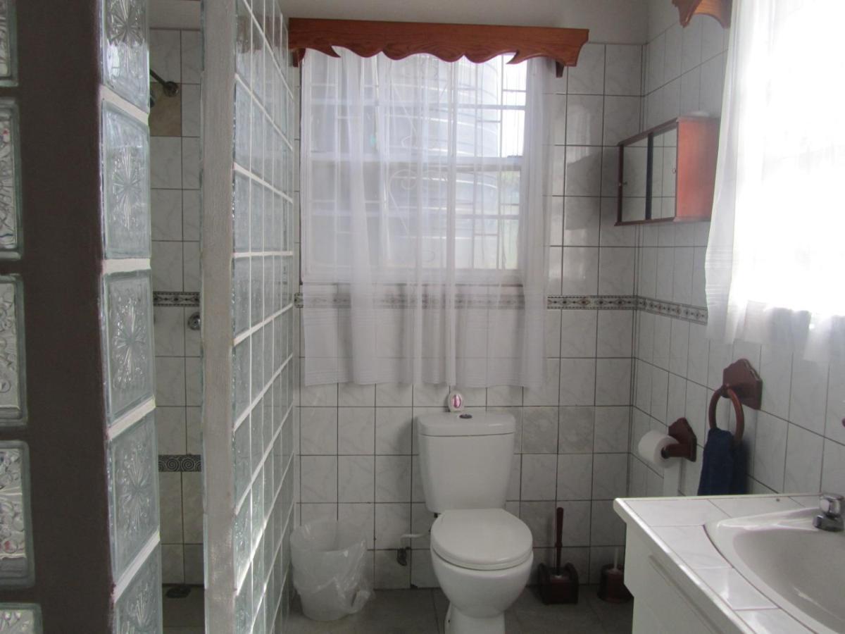 גרוס איילט Delightful 4Bed Modern Villa With Wifi מראה חיצוני תמונה